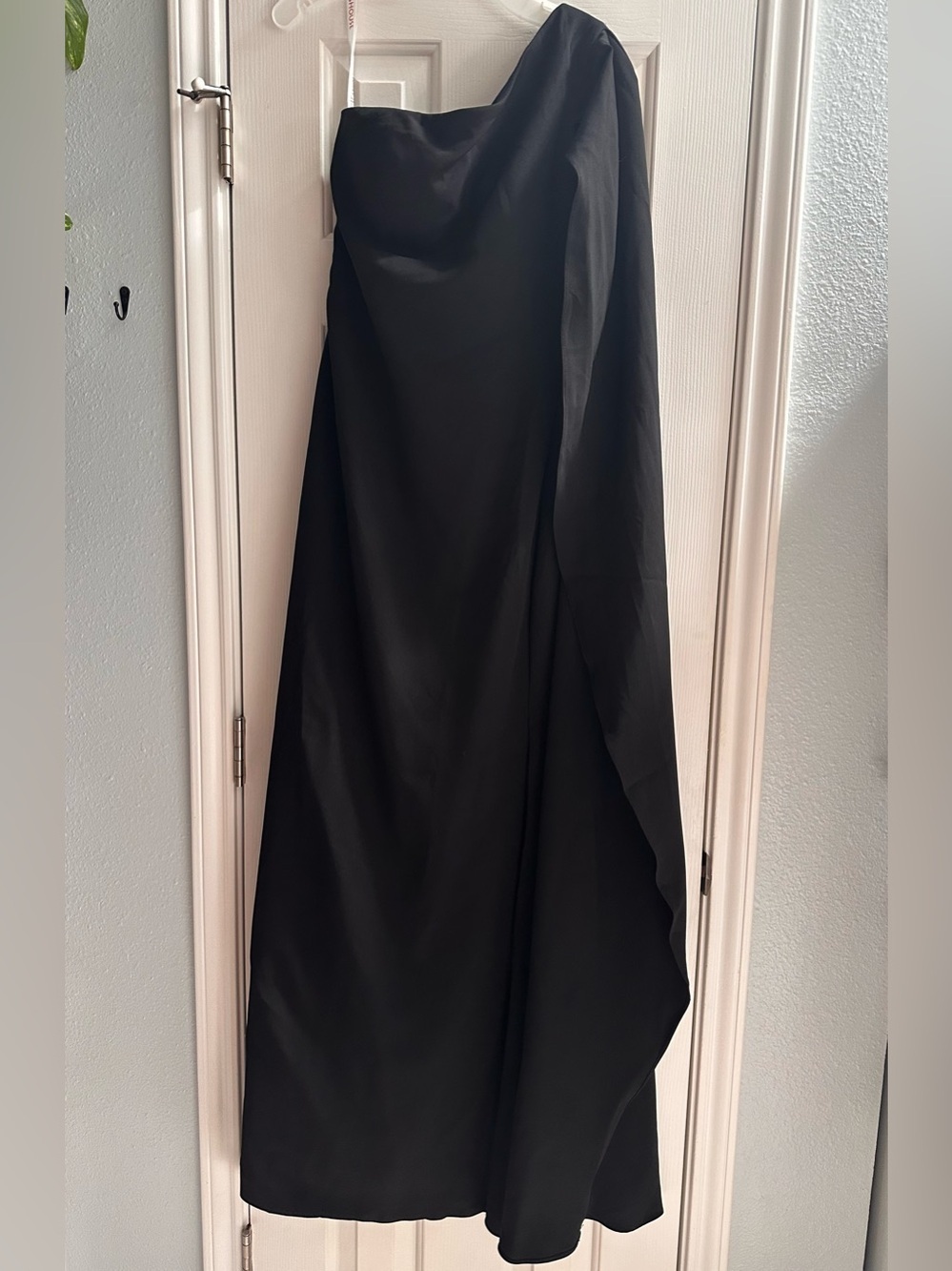 JJs Houe Black One Shoulder Cape Maxi Dress NWT Women’s 6 Formal Cocktail